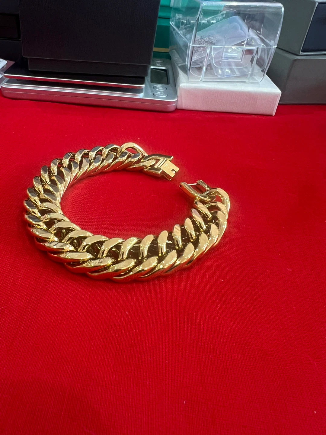 Gold plated- Cuban Link Bracelet non tarnish