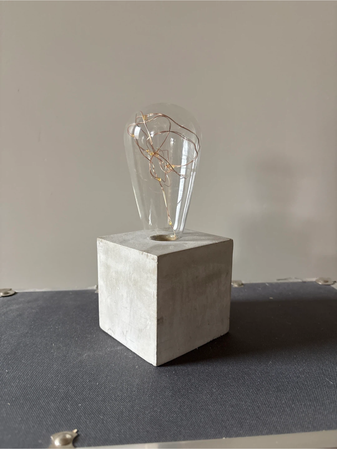 Decorative LED Filament Bulb Table Lamp - Concrete Base - photo 2