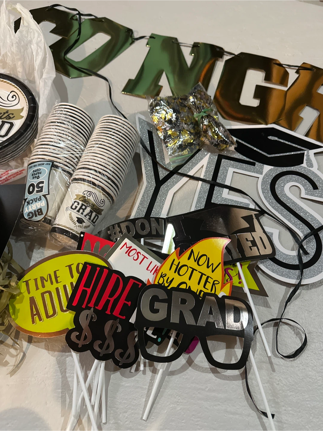 Graduation Party Supplies Set