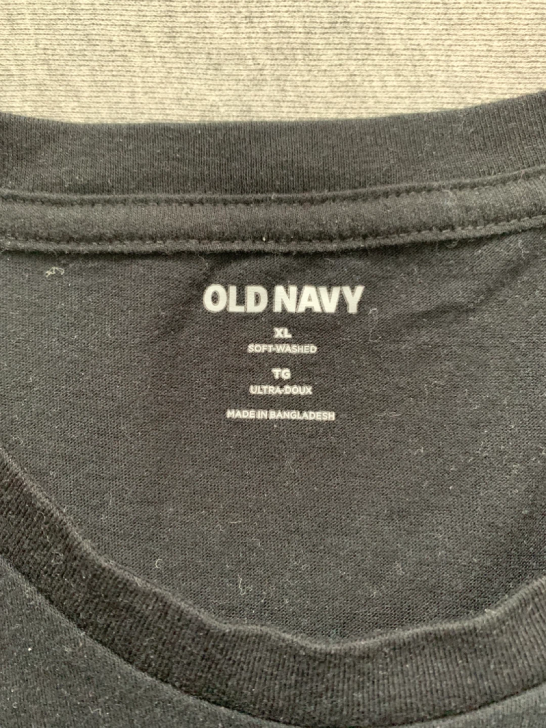 Old Navy Black T-Shirt - Size XL - photo 3