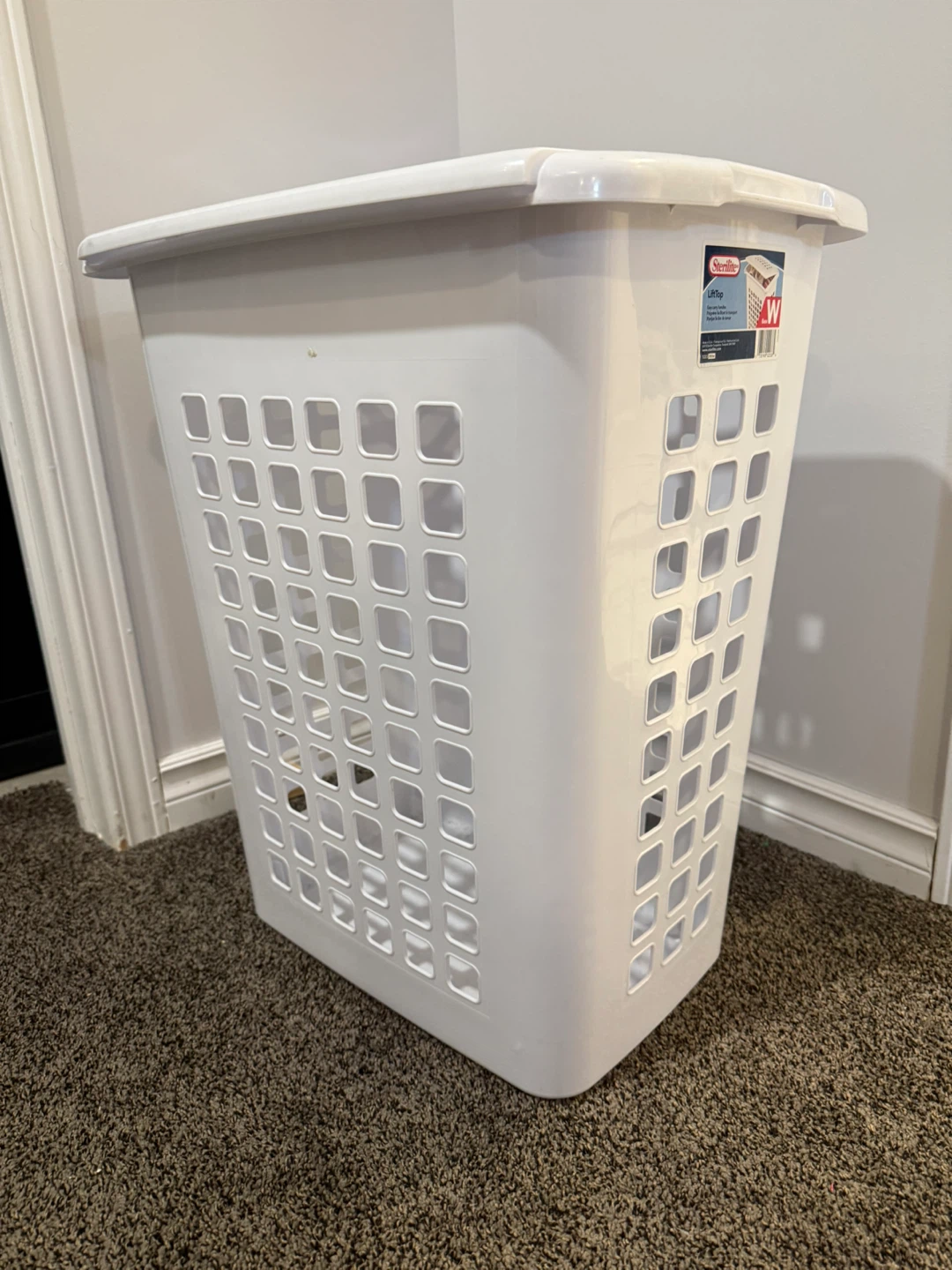 Sterlite LiftTop Laundry Hamper