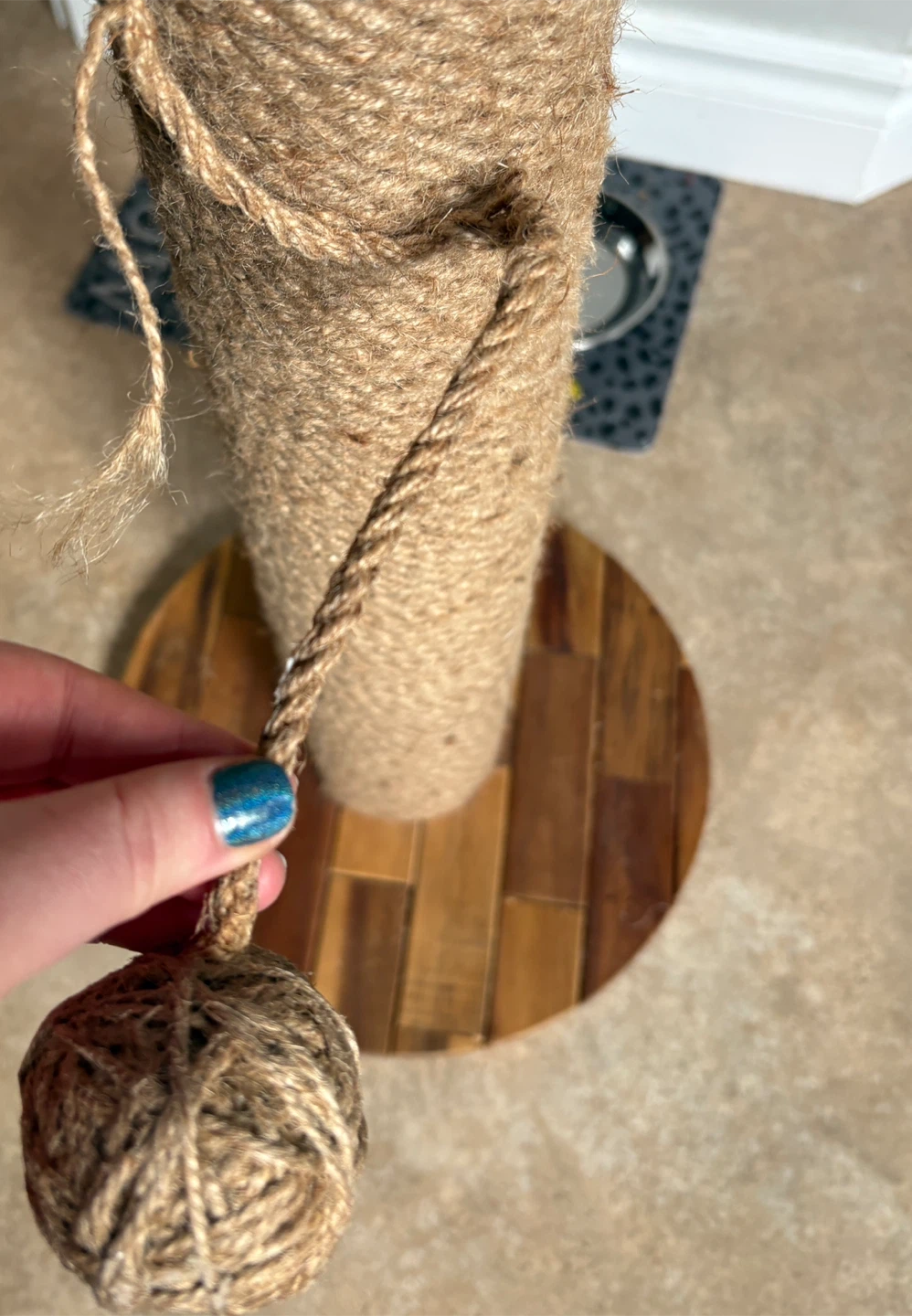 Jute Rope Cat Scratching Post - photo 2