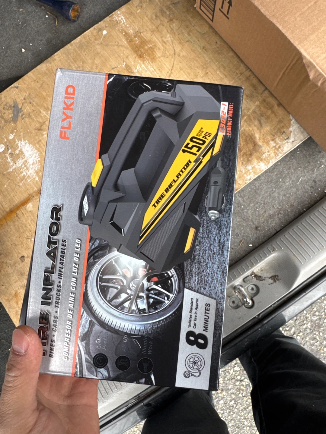 FLYKiD 150 PSI Tire Inflator