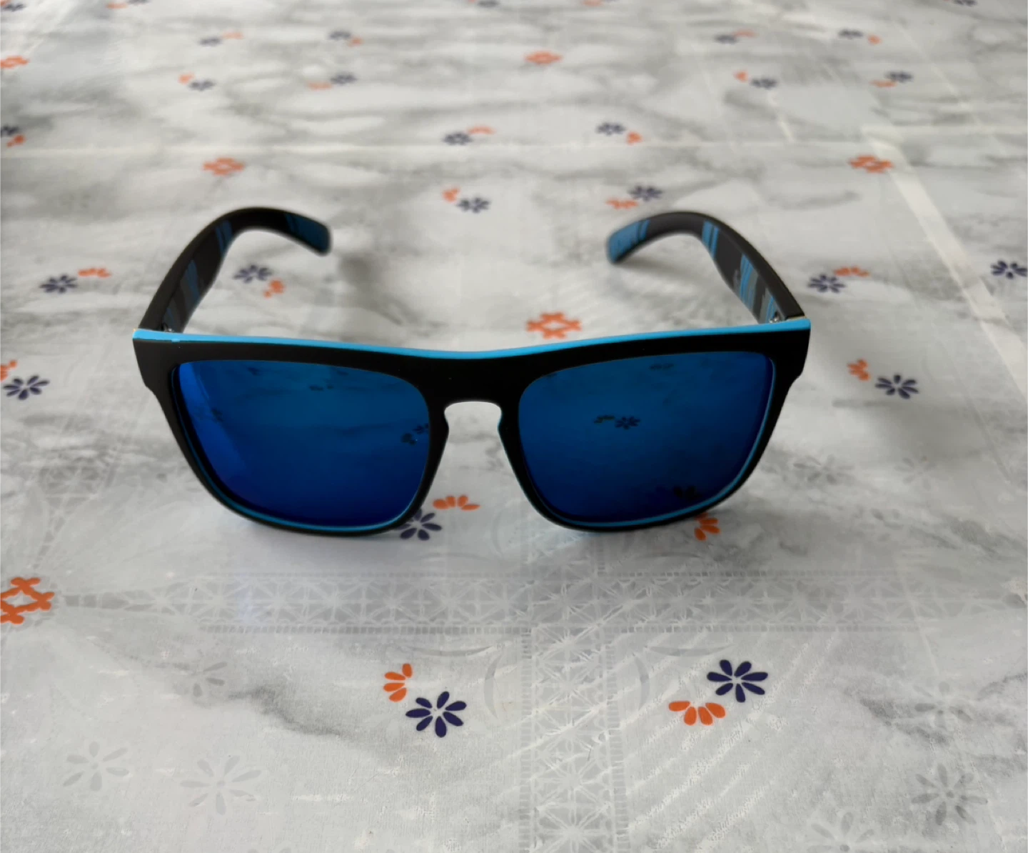 Brand New Polarized Sunglasses – Unisex (Men & Women) - photo 2