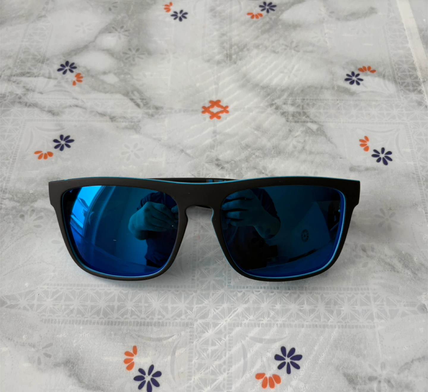 Brand New Polarized Sunglasses – Unisex (Men & Women)