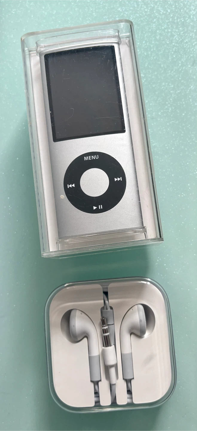 Apple iPod Nano 4th Gen limited 4GB Silver