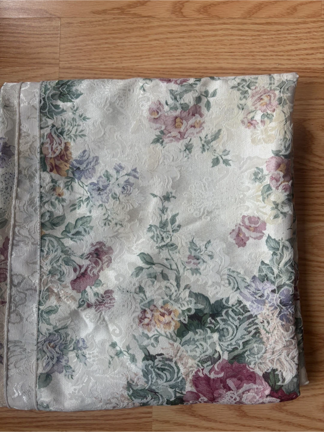 Floral table cloth