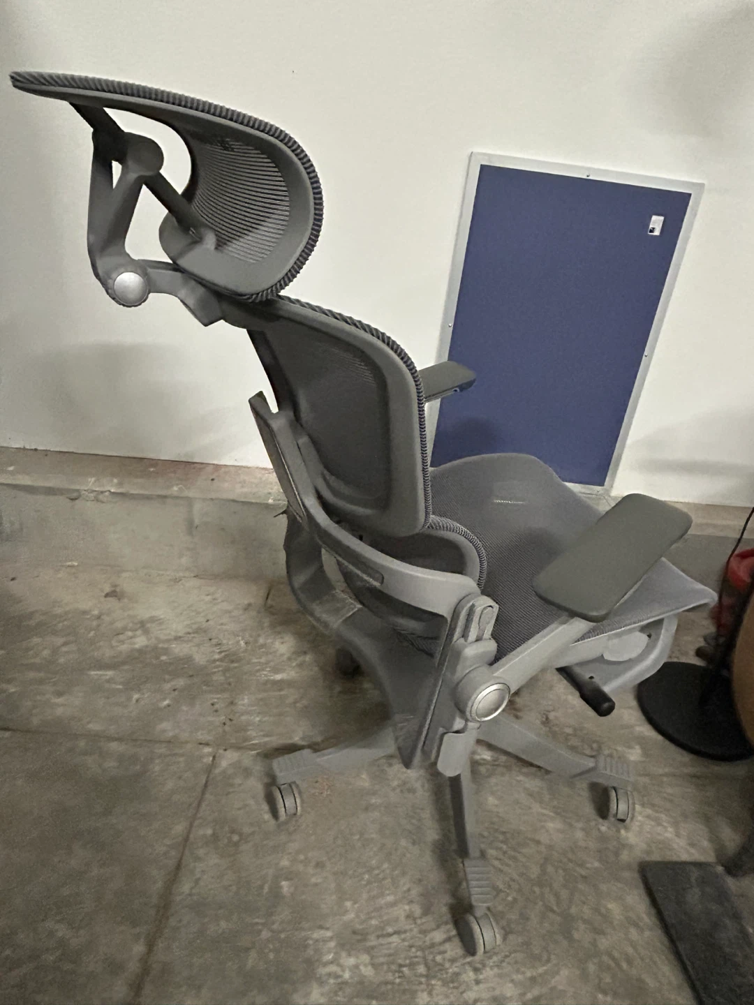 Hinomi Ergonomic Office Chair - photo 3