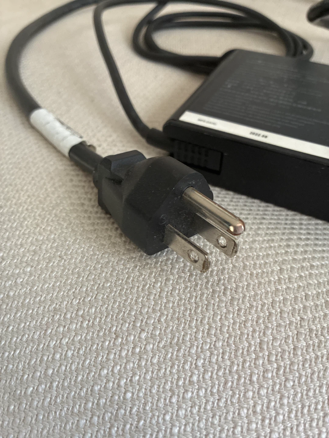 Lenovo 230W AC Adapter Laptop Charger 🥕 - photo 4
