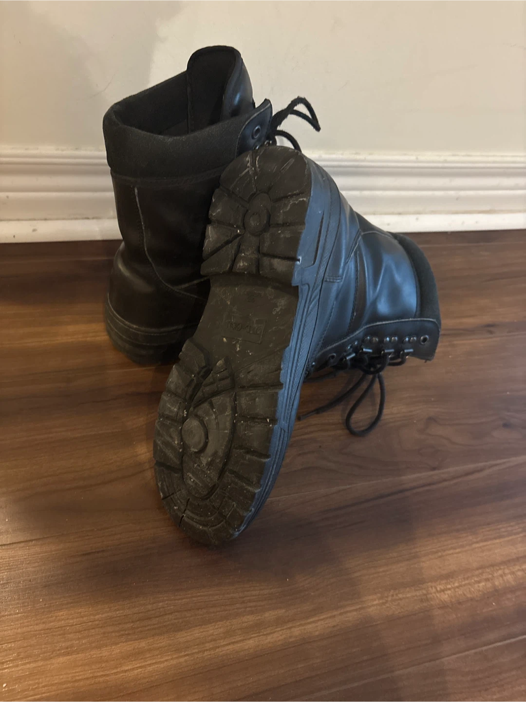 Moving sale - Thinsulate Black Boots - photo 5