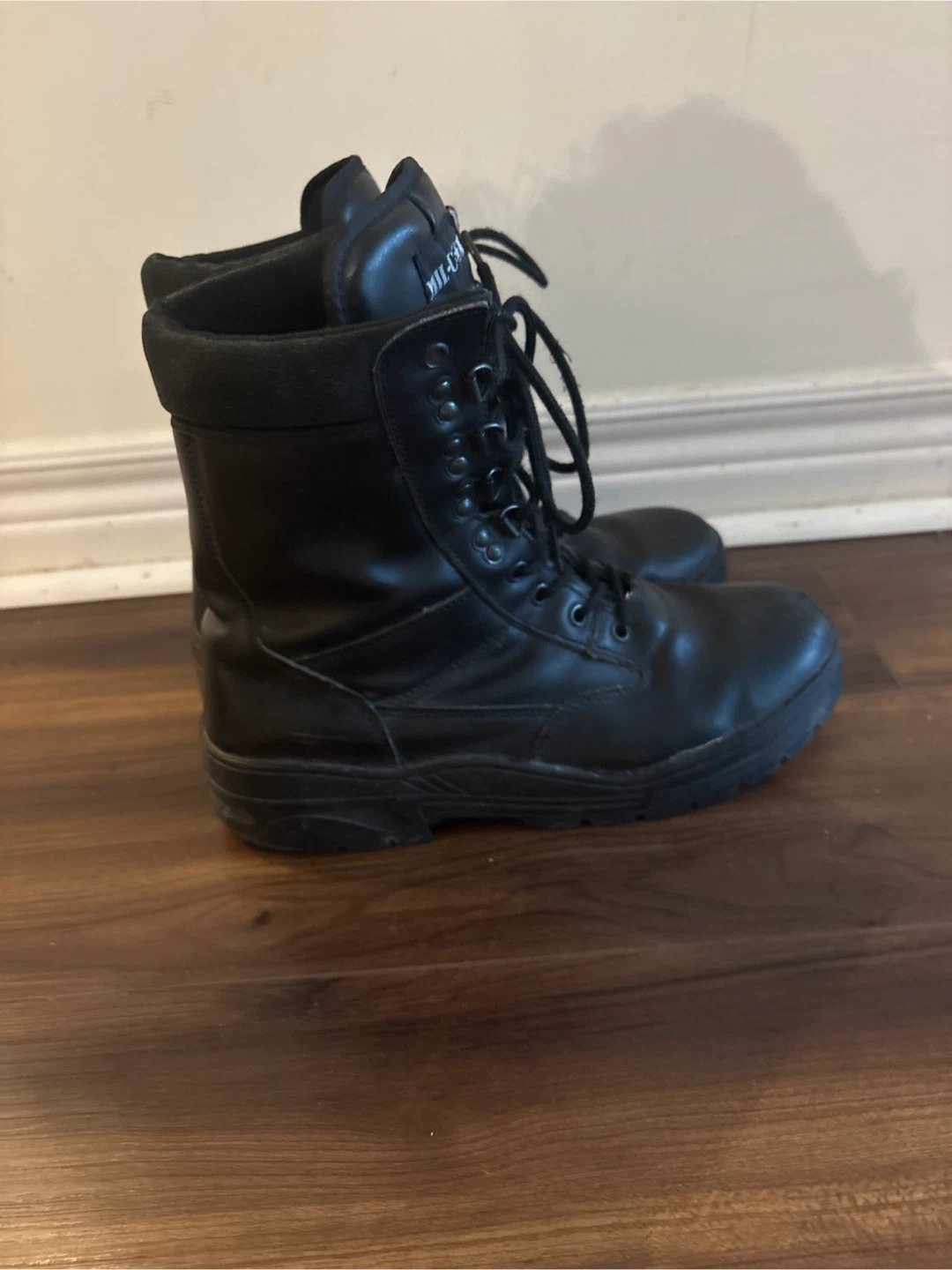 Moving sale - Thinsulate Black Boots - photo 2