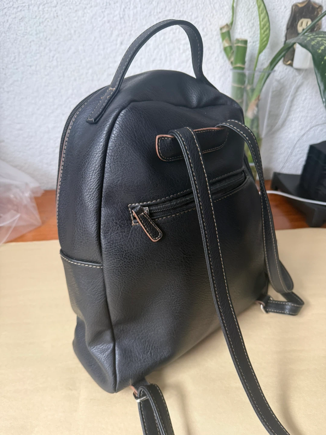 Roots Black Leather Backpack - photo 2