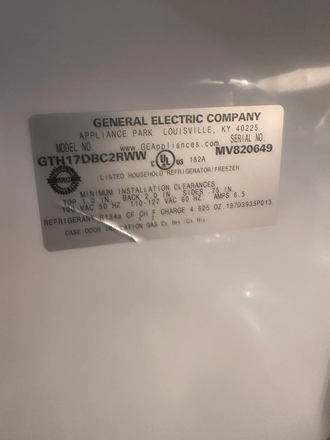 GE Refrigerator Freezer GTH17DBC2RWW - photo 2