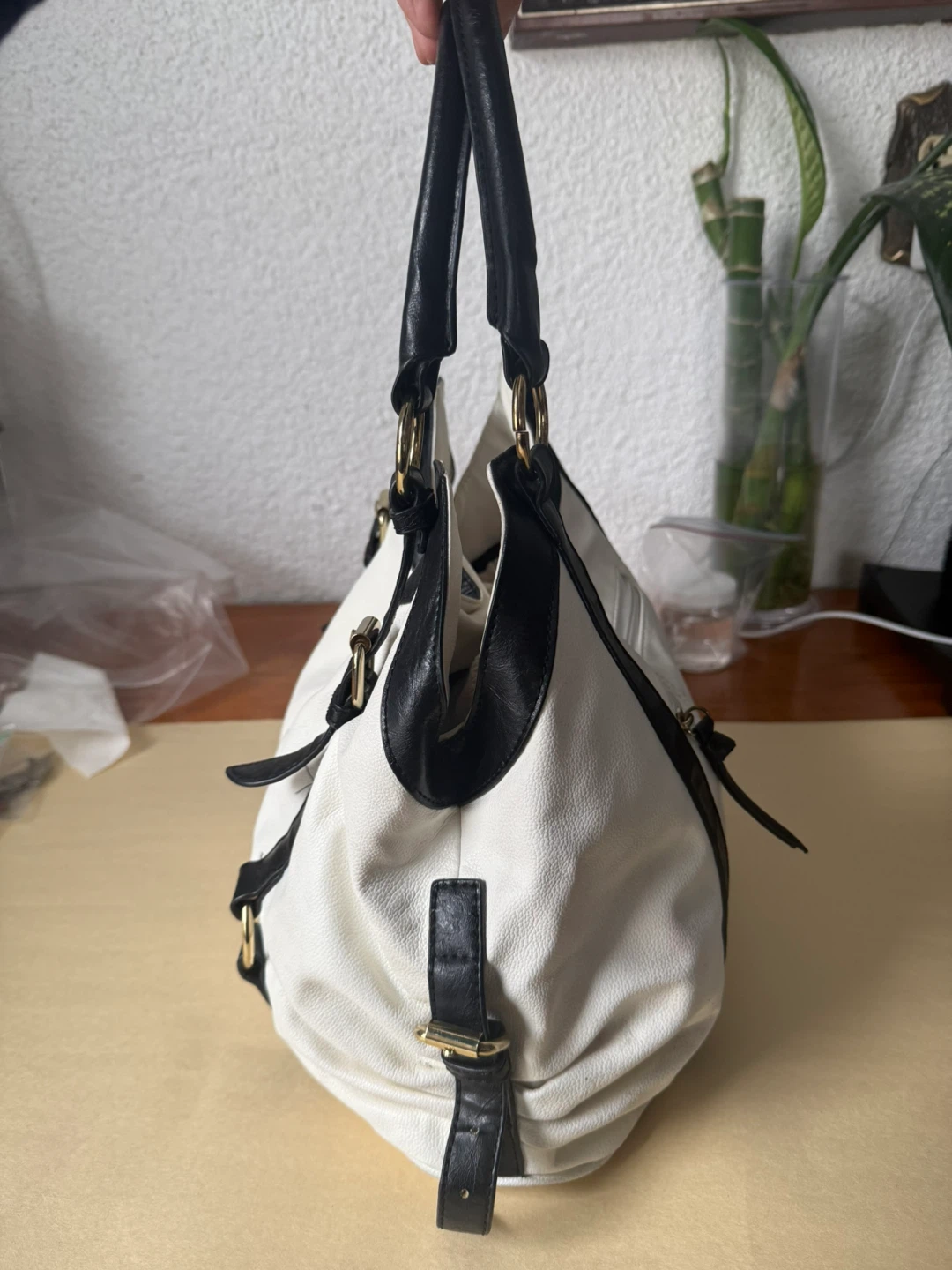 White and Black Hobo Handbag - photo 3