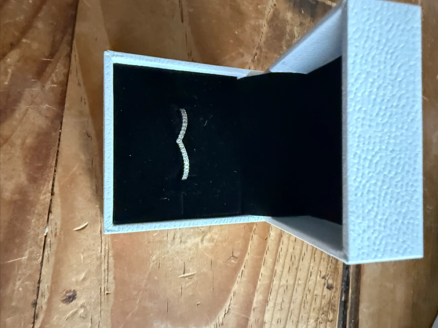 Pandora V Ring