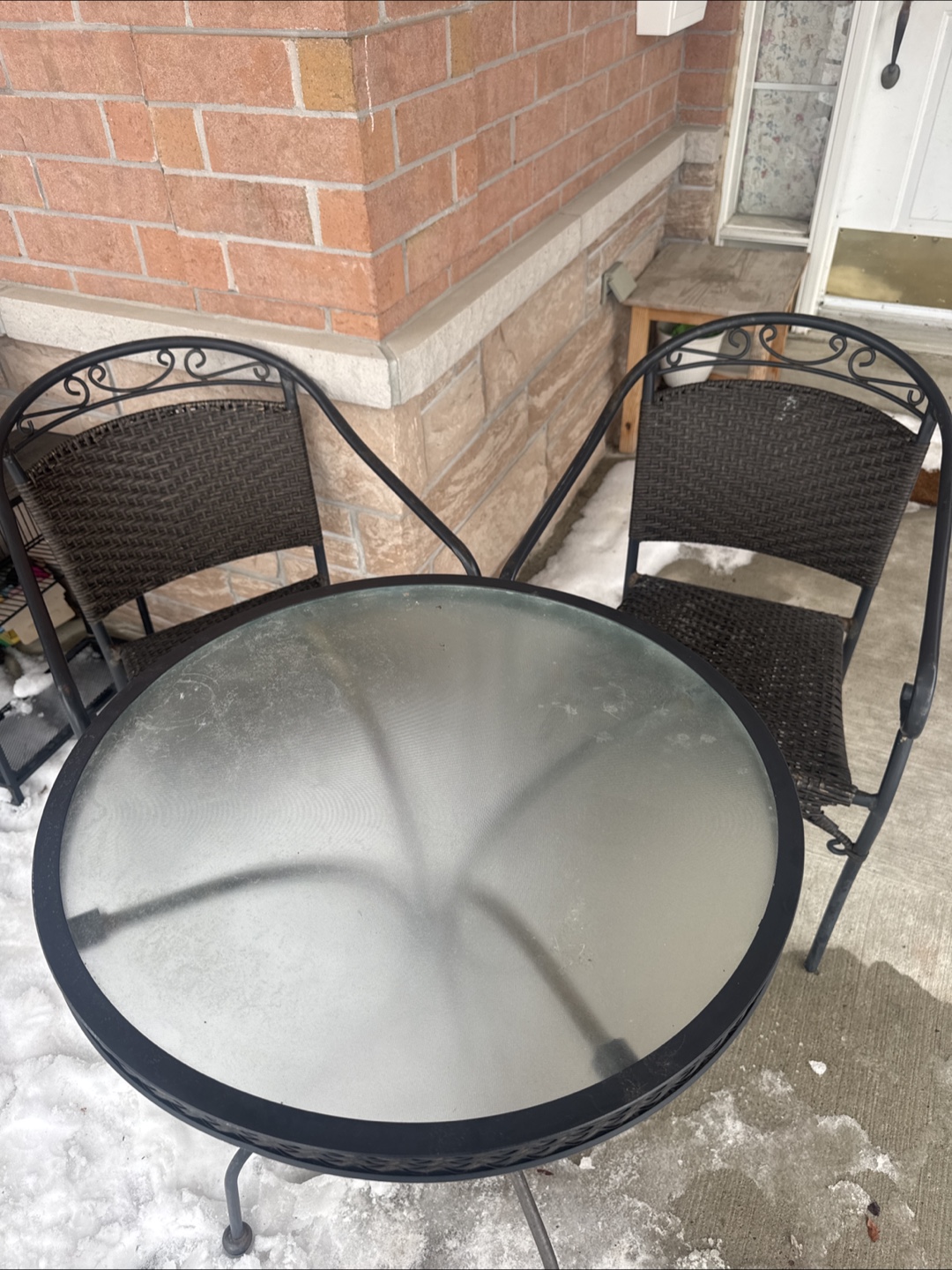 Table and 2 chairs + 4 free garden foldable chairs