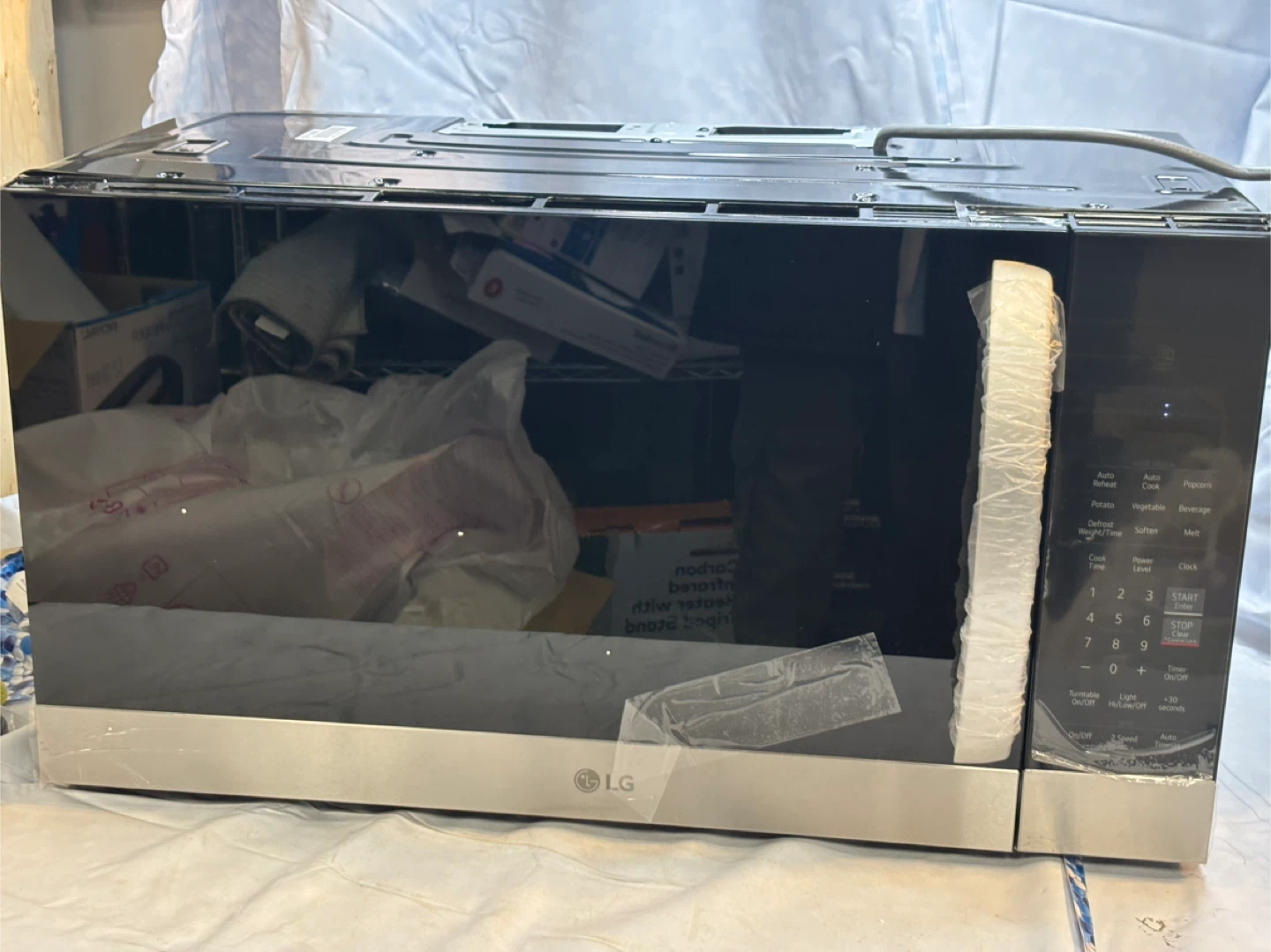 LG Microwave Oven - photo 2