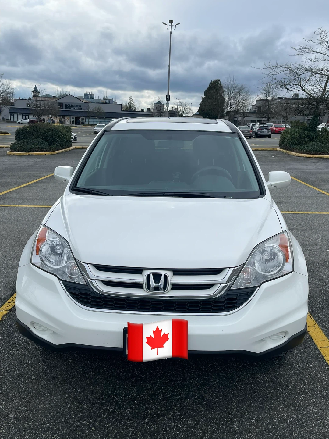White Honda CR-V SUV