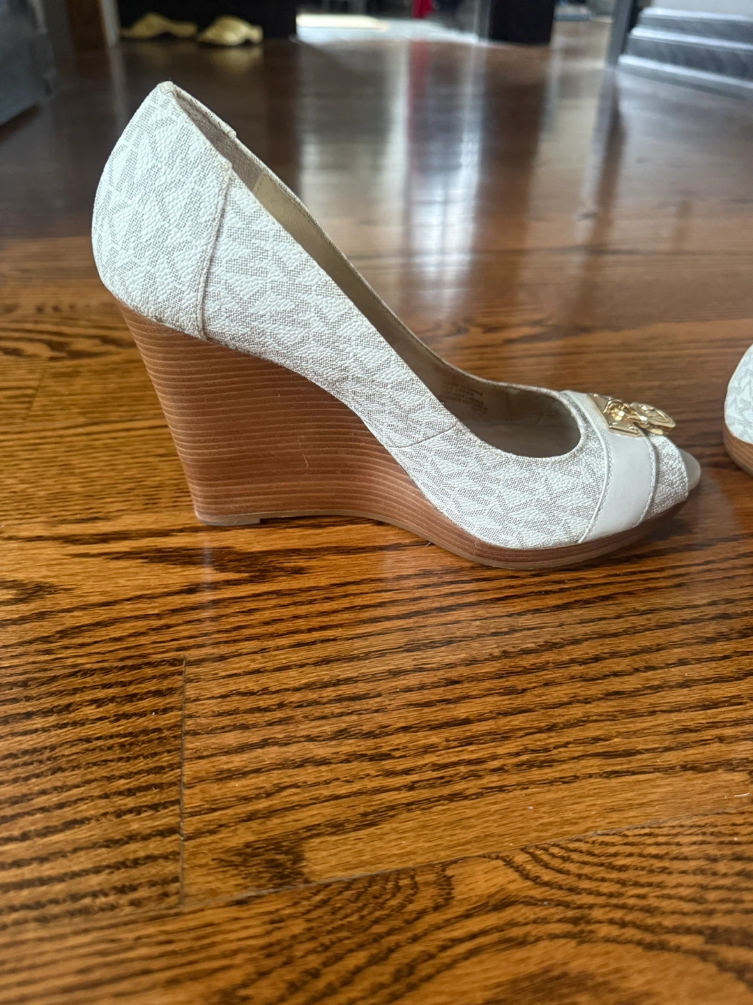 Michael Kors White Wedge Heels - photo 4