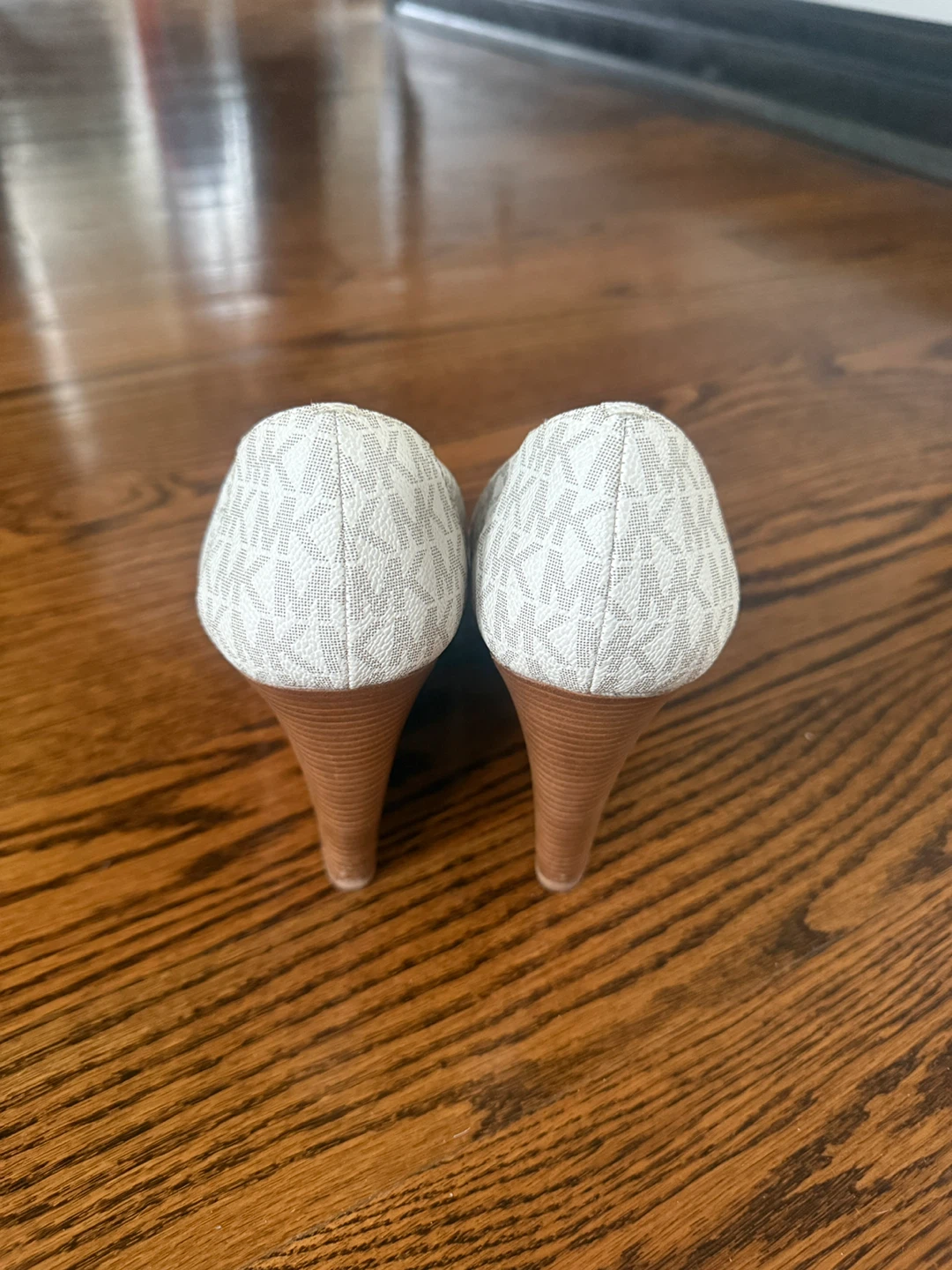 Michael Kors White Wedge Heels - photo 3