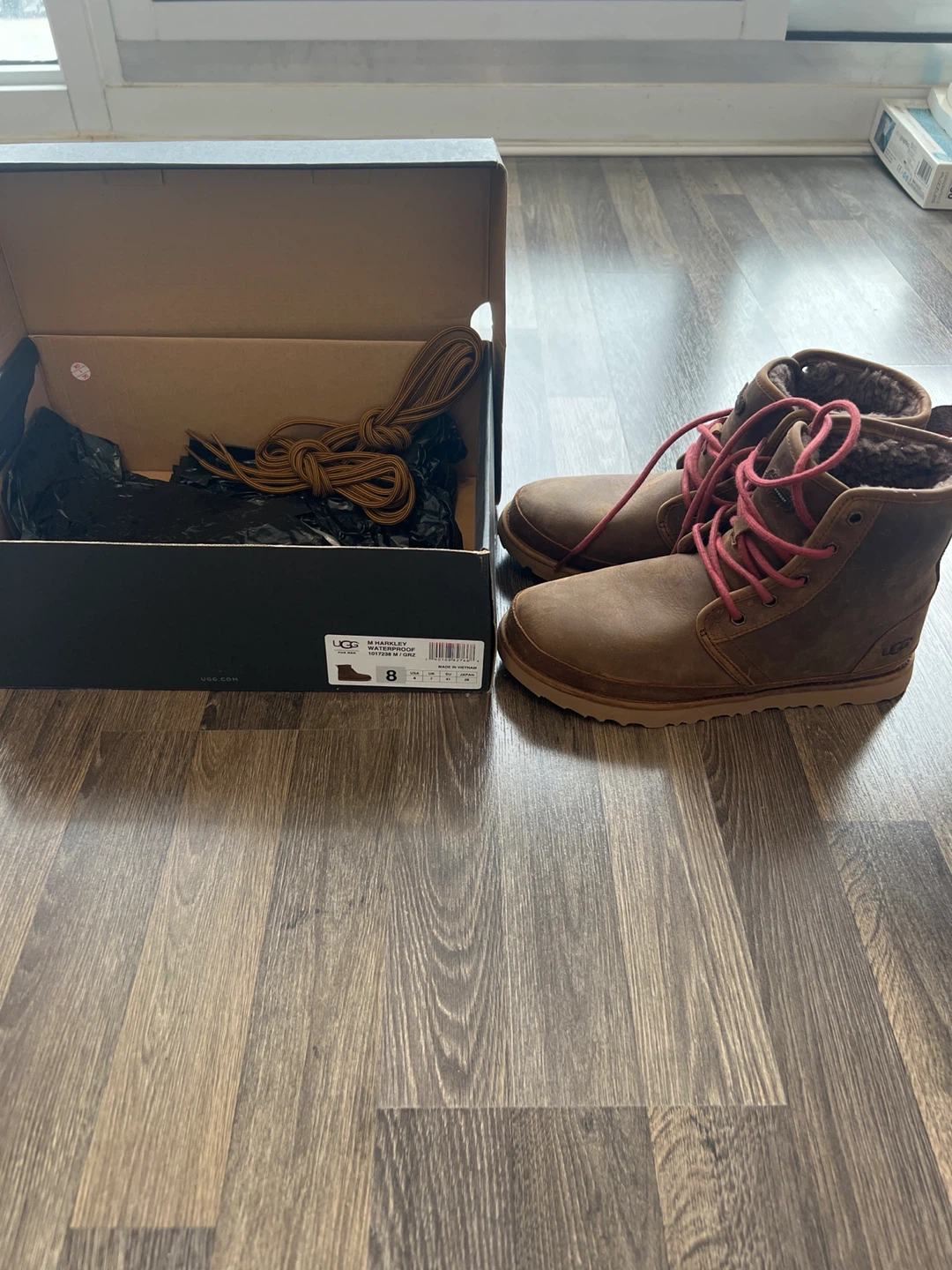 UGG  Harkley Waterproof Boots Size 8 - photo 3