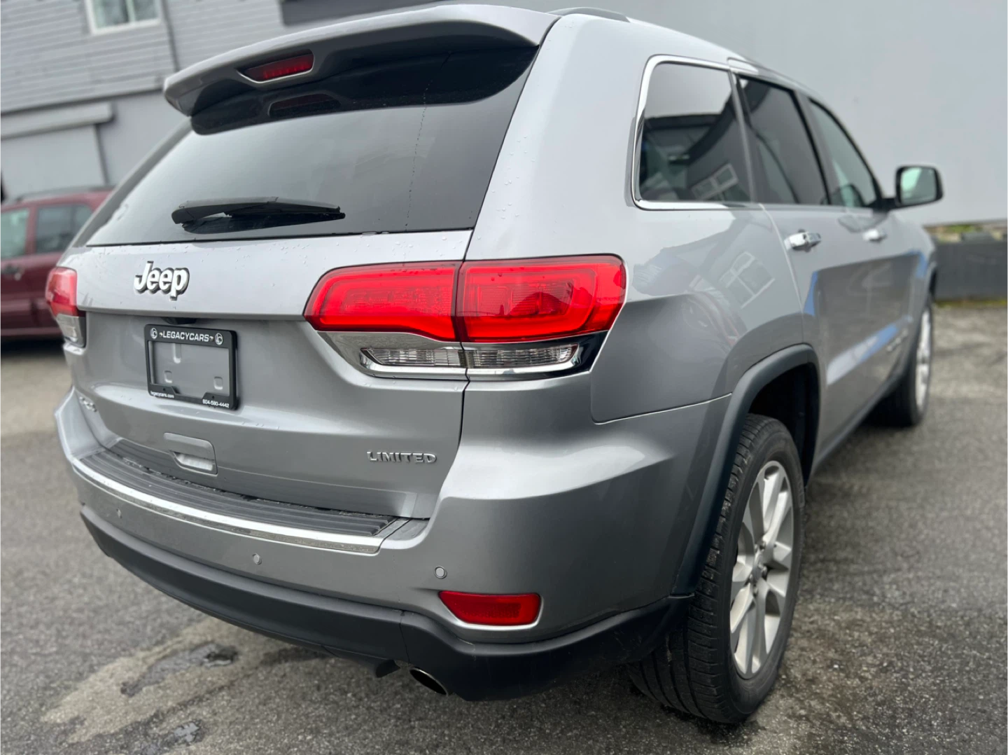 Jeep Grand Cherokee Limited SUV - photo 4