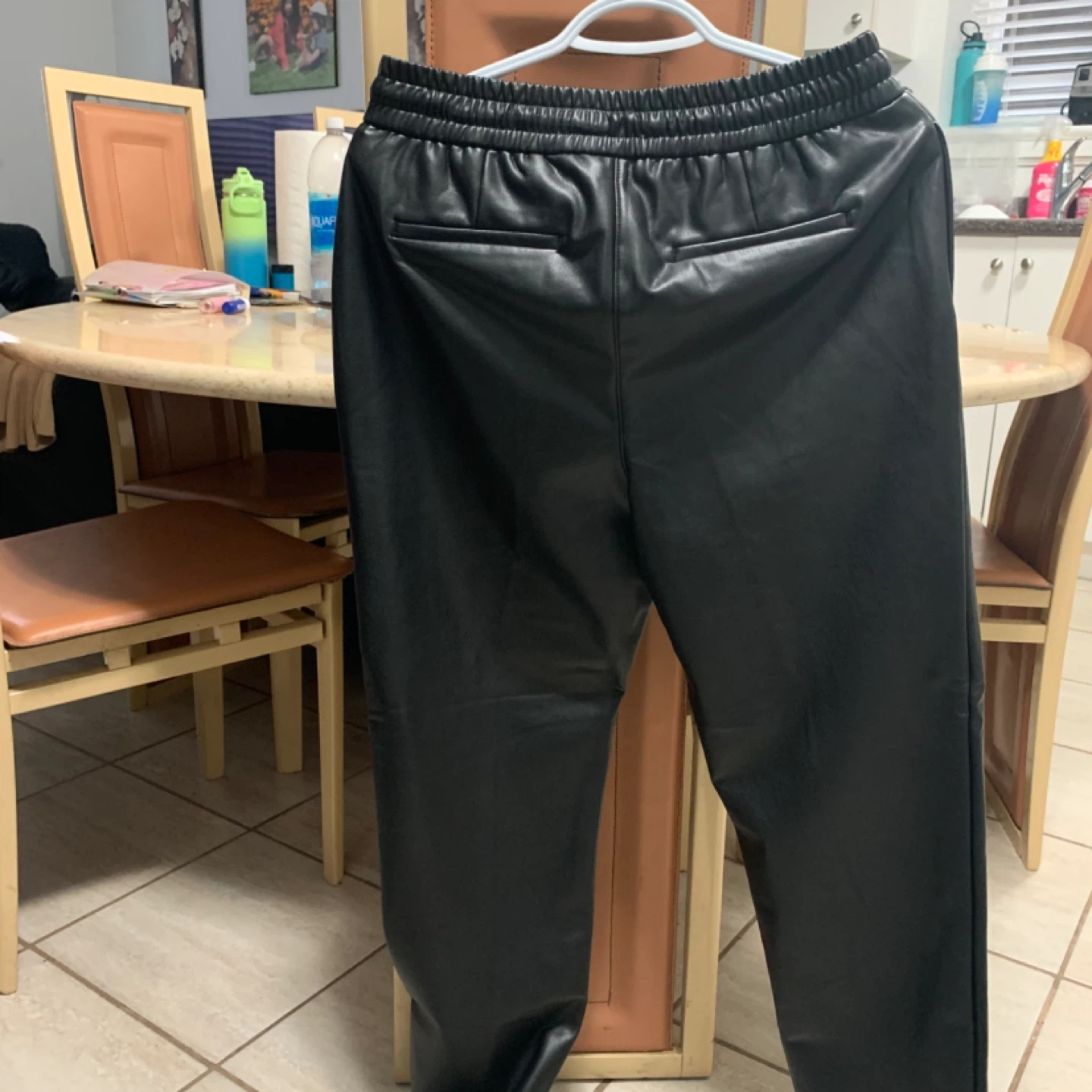 Reitmans Faux Leather Tapered Leg Pants Size 6 - photo 5