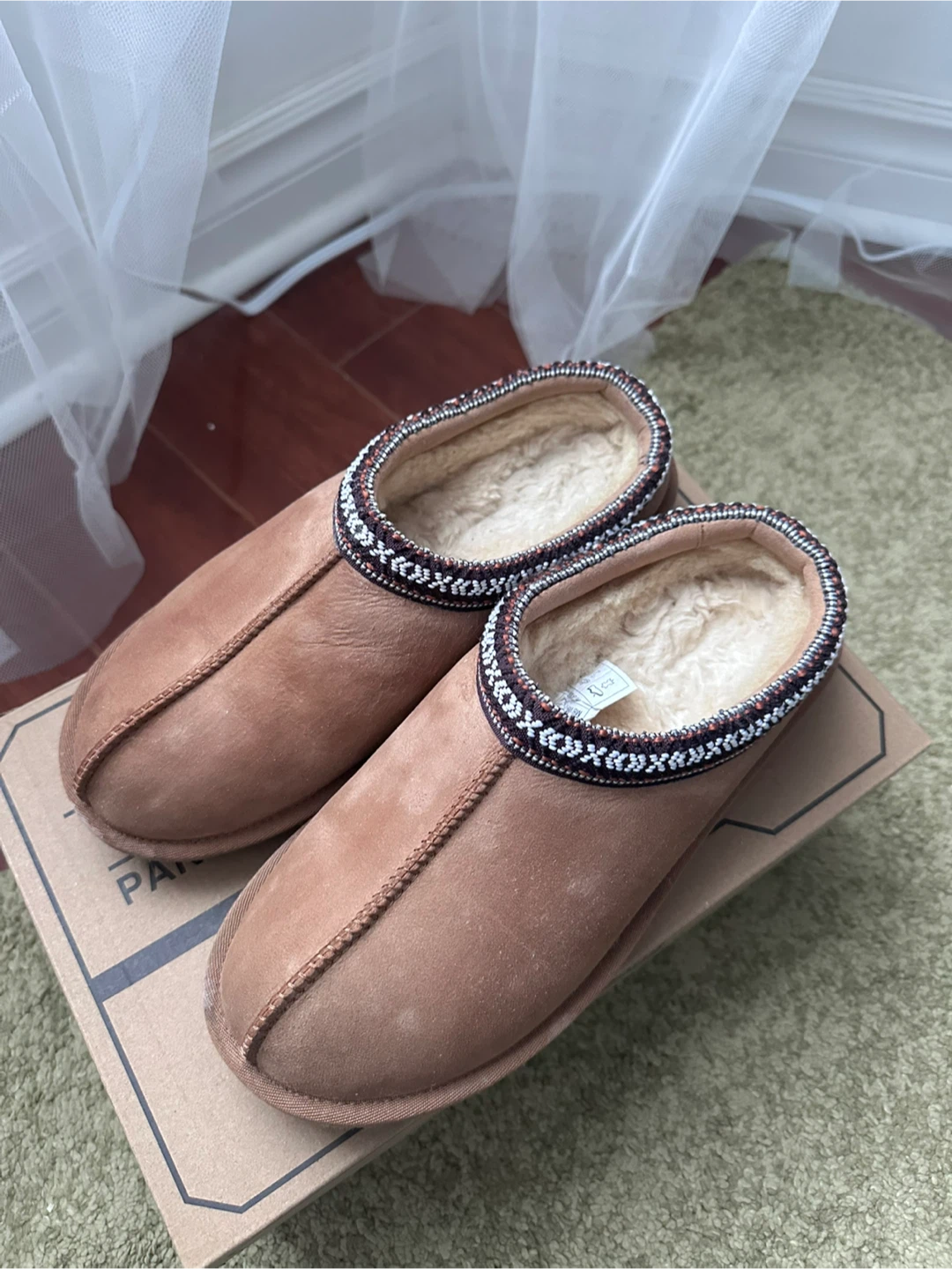 UGG inspired Kirkland Unisex Slippers - Size 8 Tan Havane - photo 2