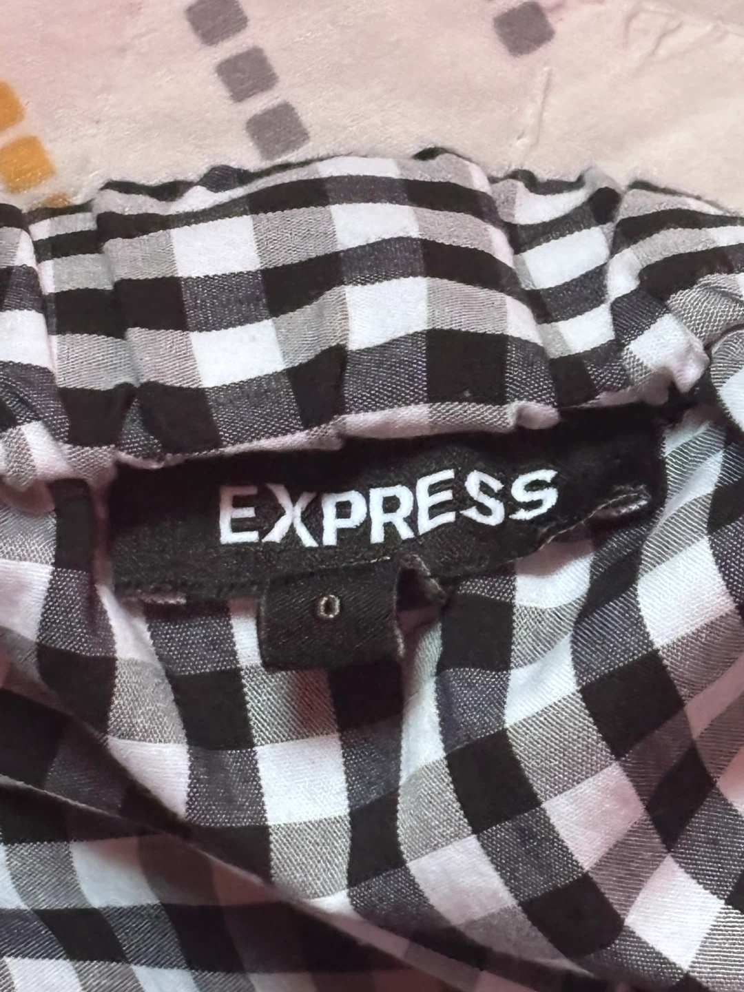 EXPRESS Black & White Gingham Off-the-Shoulder Top Size 0 - photo 4