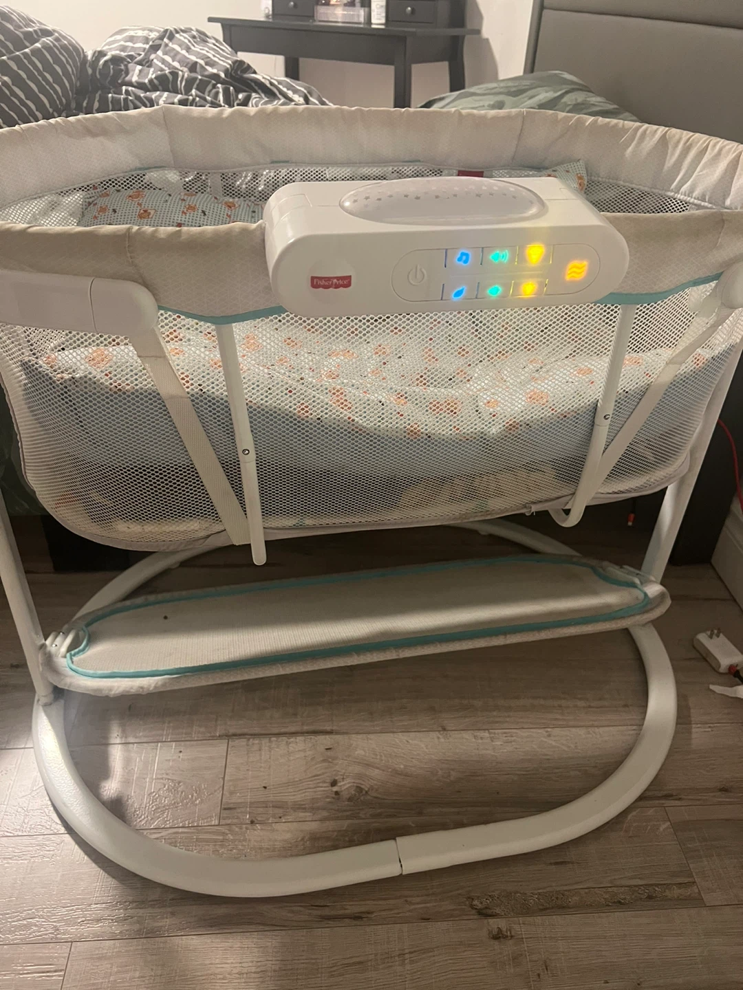 Fisher-Price Soothing Motions Bassinet - photo 2