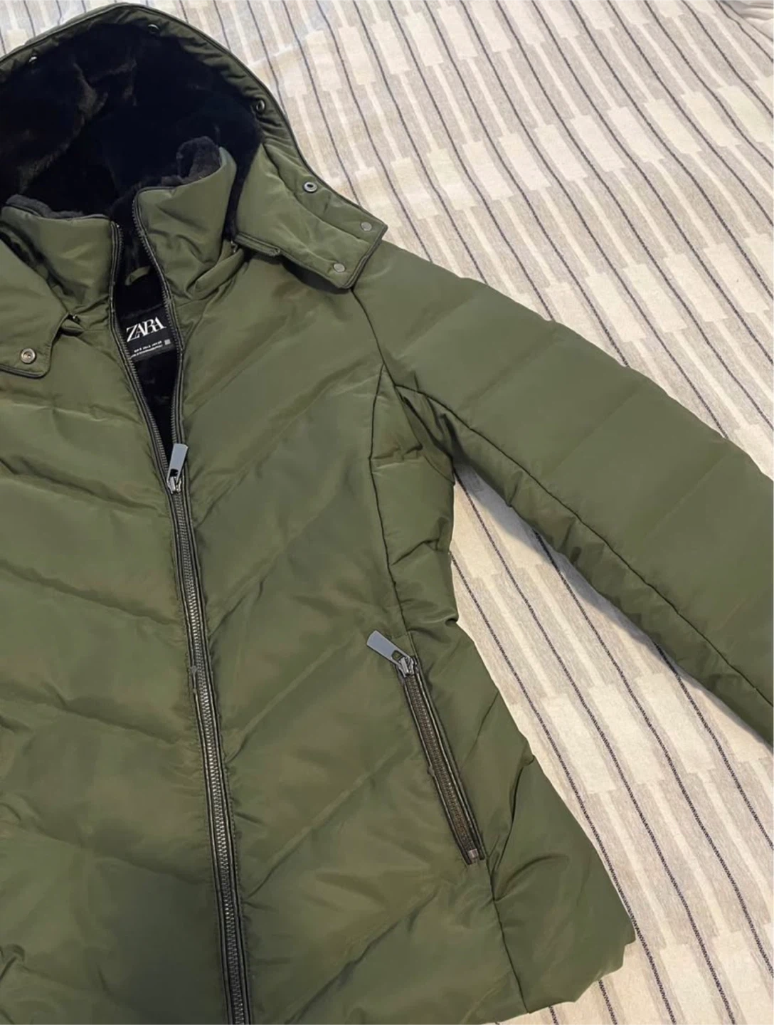 Zara Green Puffer Jacket with Faux Fur Lined Hood - photo 2