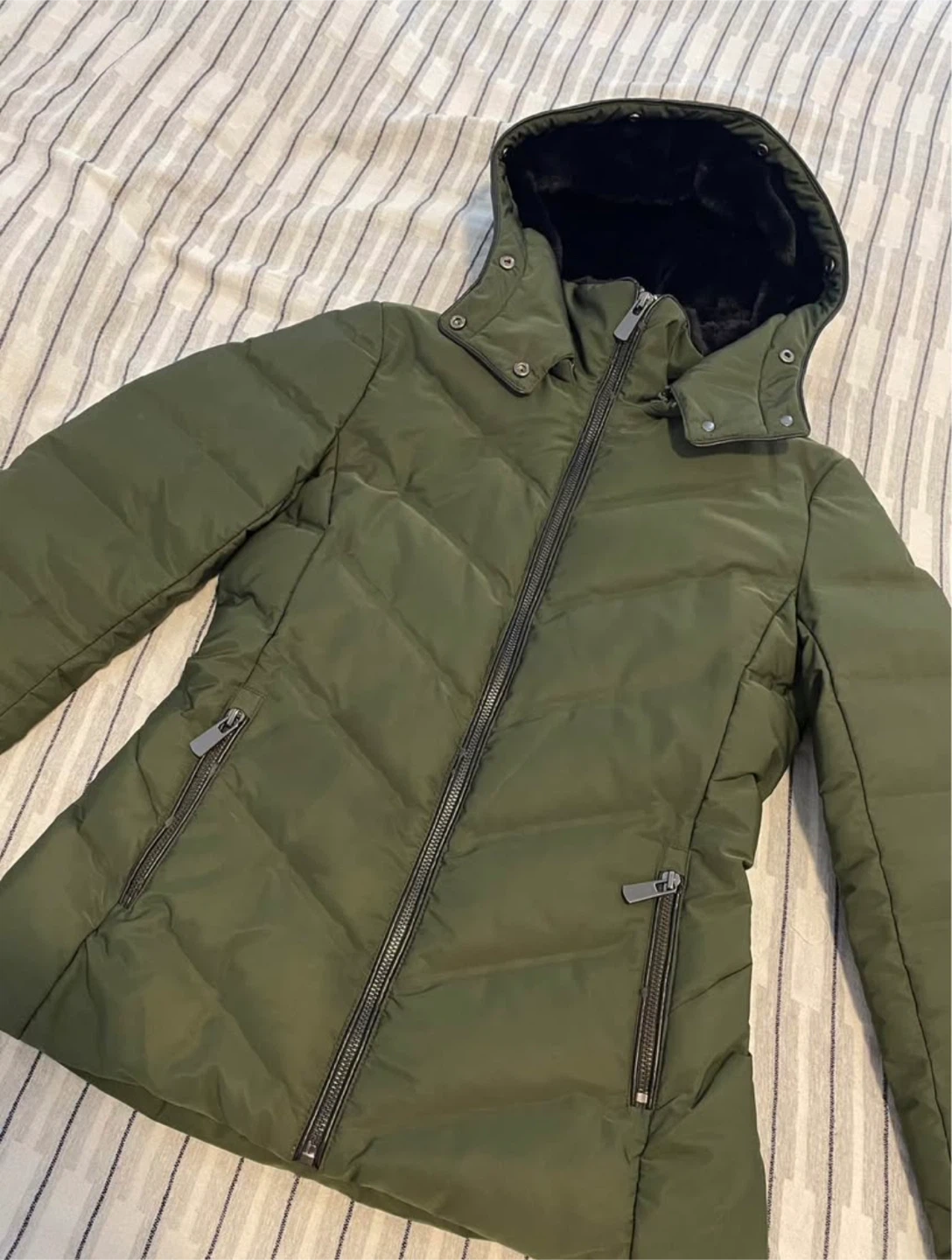 Zara Green Puffer Jacket with Faux Fur Lined Hood