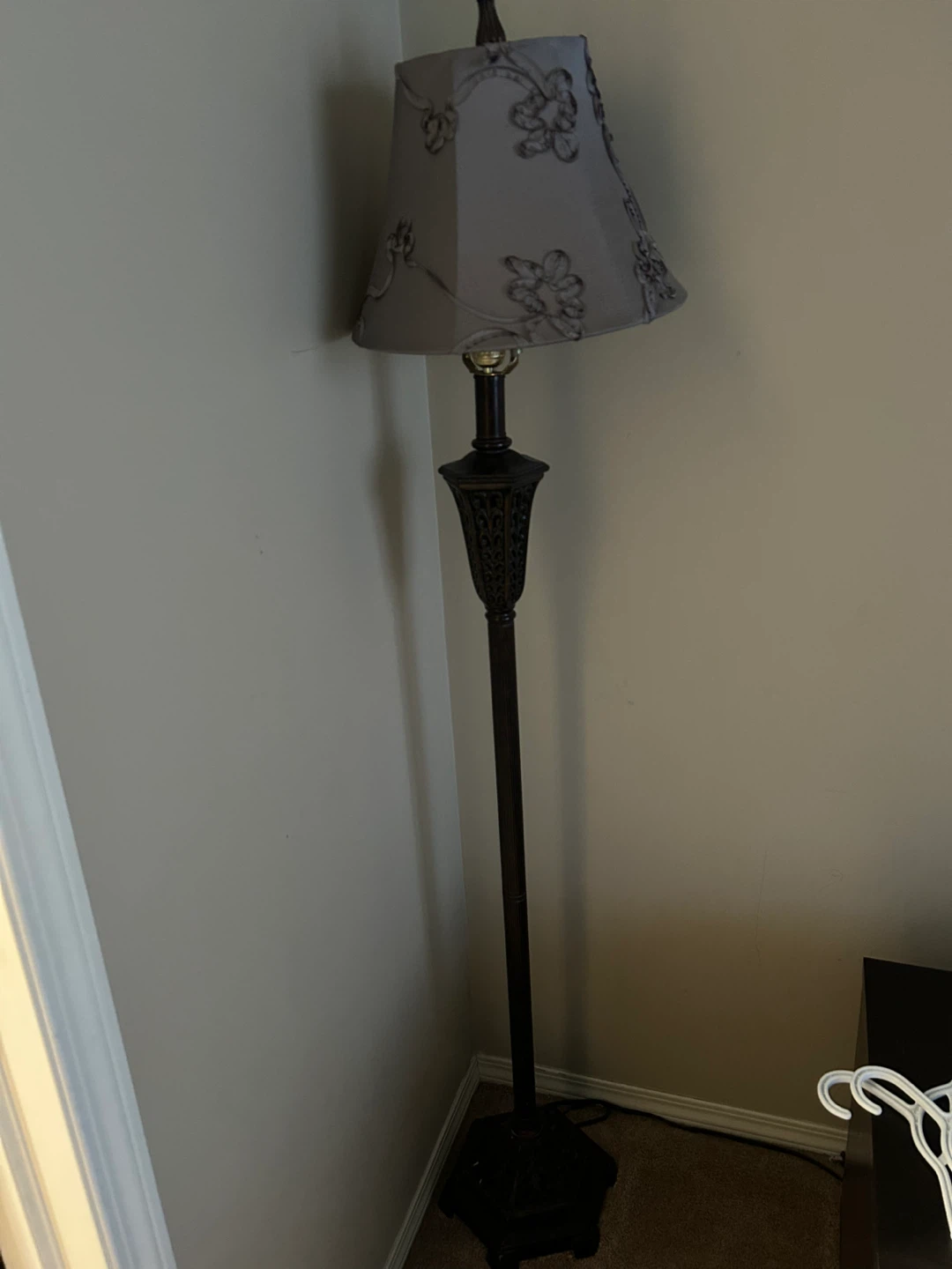 2 Floor Lamp with Decorative Shade