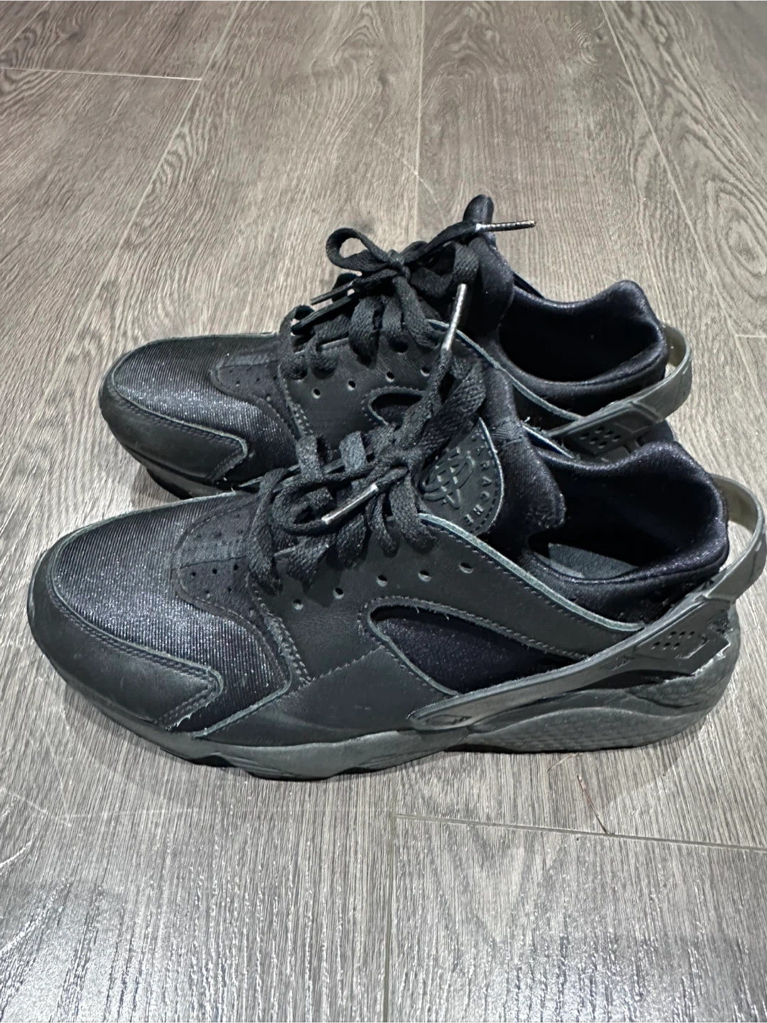 Nike Air Huarache All Black Sneakers (Size W9)