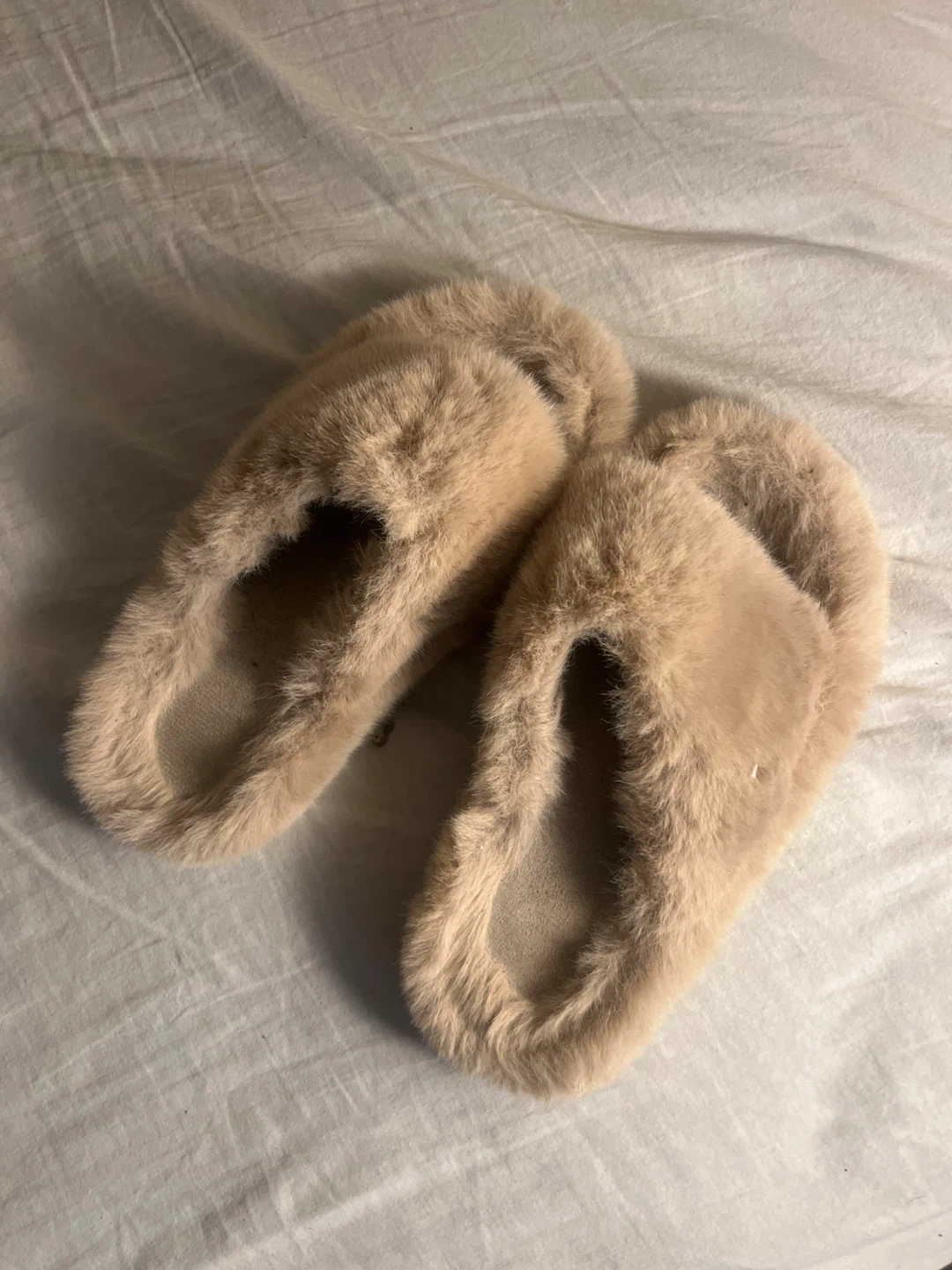 Fuzzy Slippers - Women's Size Medium