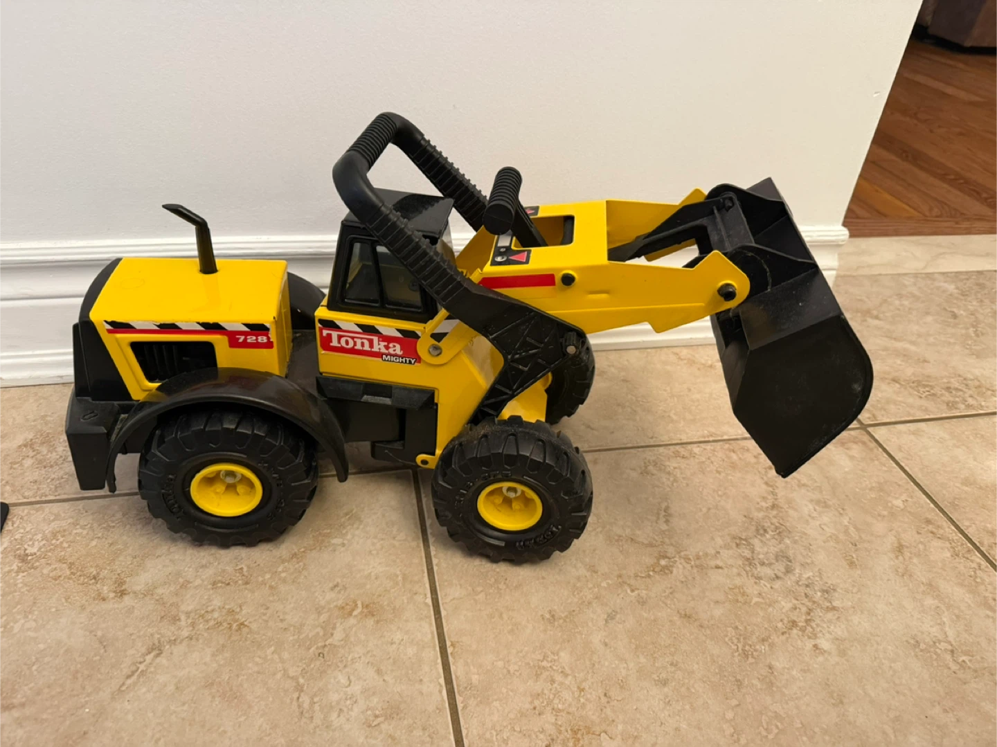 Tonka Mighty Front Loader Toy Truck metal frame