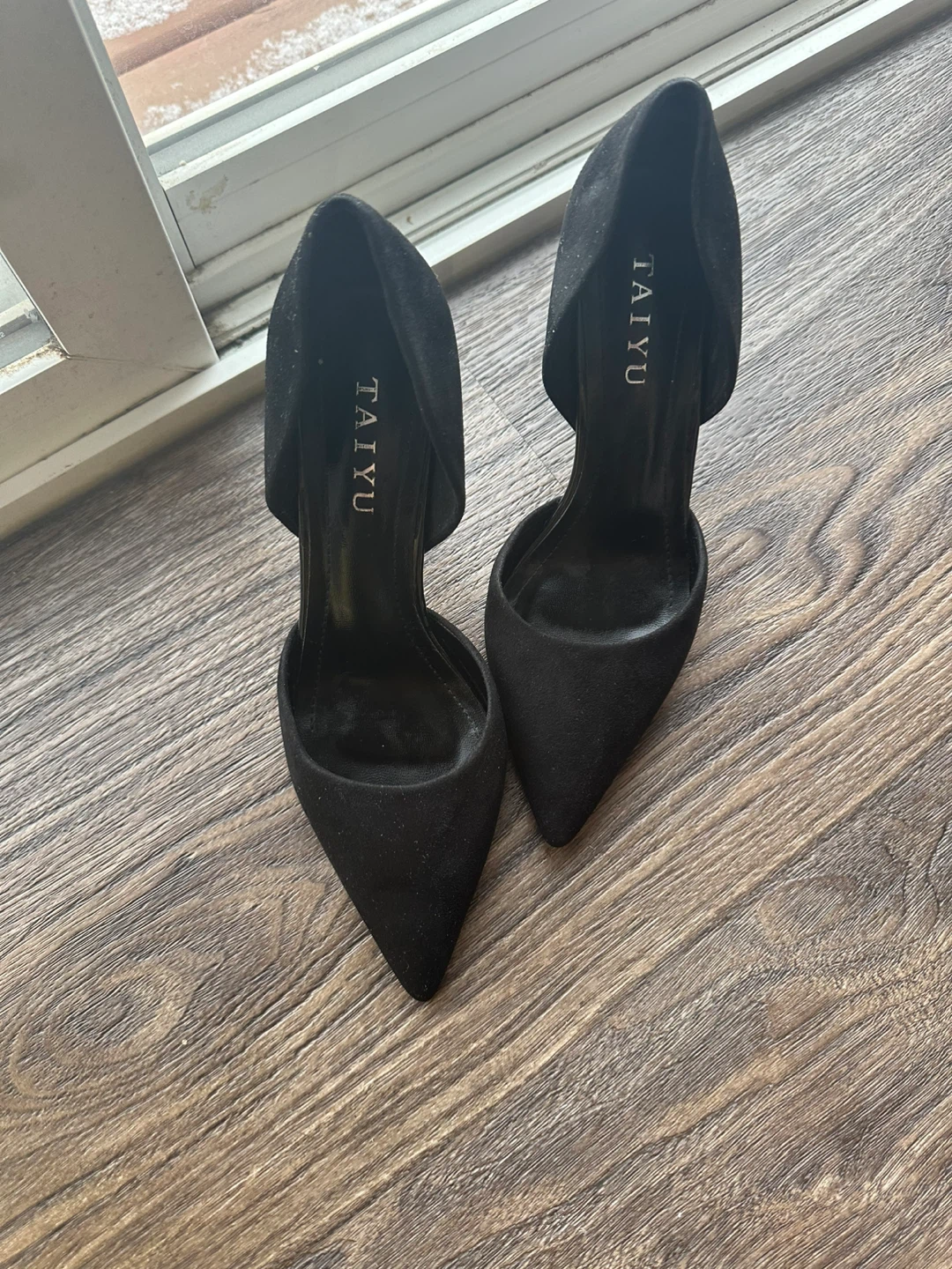 Women’s Black Velvet Pumps - photo 4