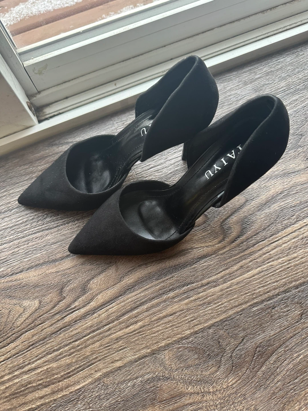 Women’s Black Velvet Pumps - photo 2