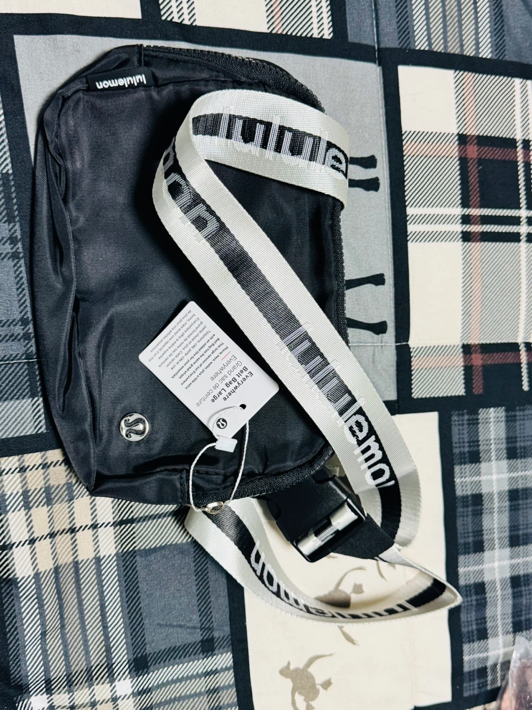 Lululemon Everywhere Belt Bag Black - photo 2