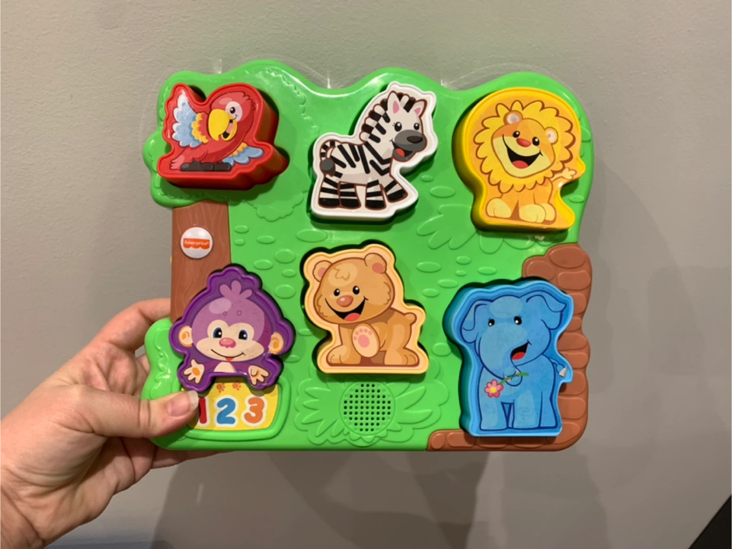 Puzzle with sounds when you put the pieces in