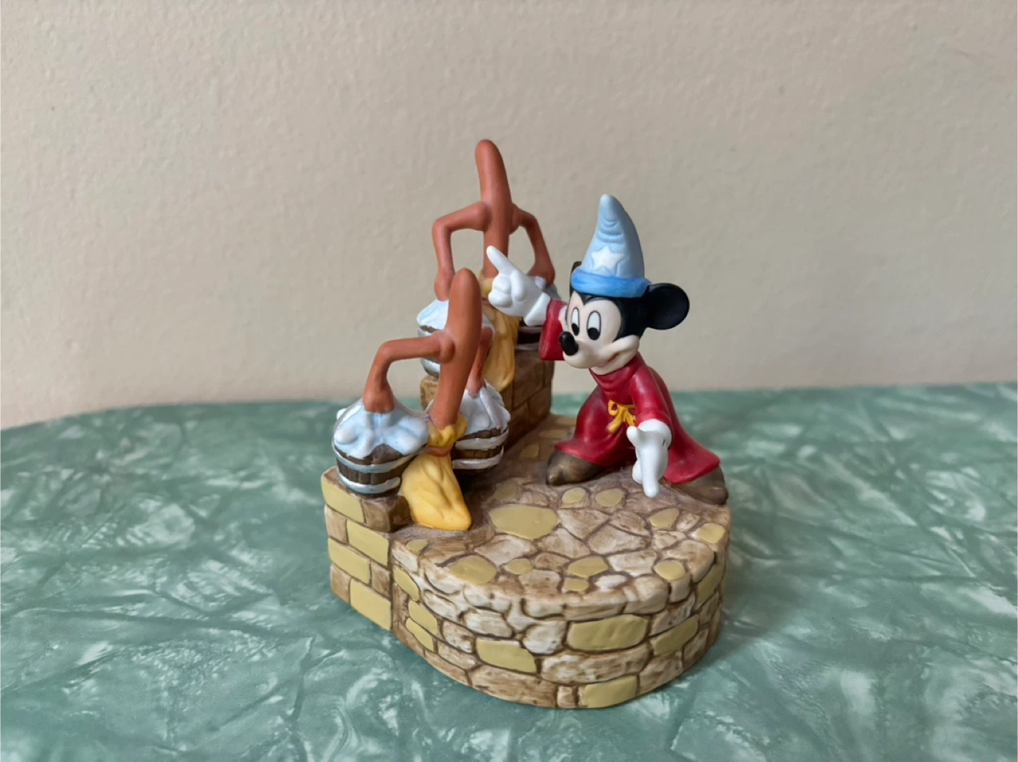 🥕Disney Sorcerer Apprentice Mickey Mouse Music Box Figurine