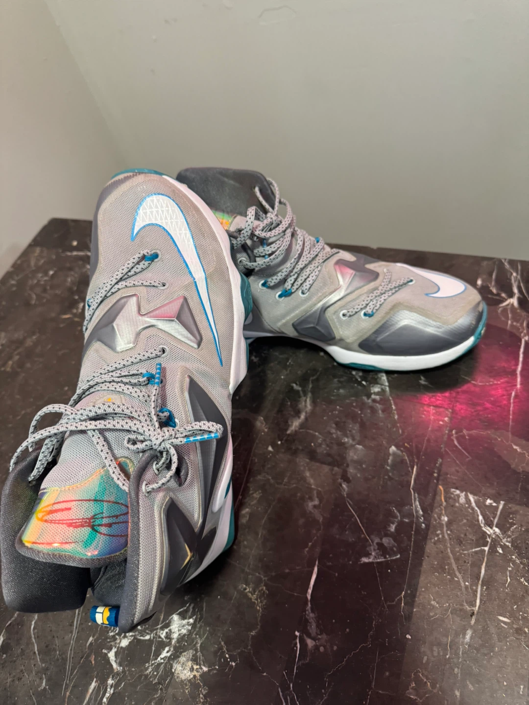 nike lebron james holograms - photo 3