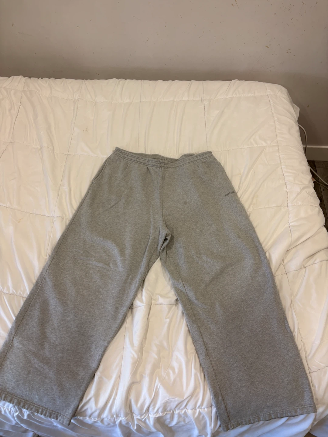 Grey Aritzia Sweatpants XL boyfriend fit regular length - photo 2