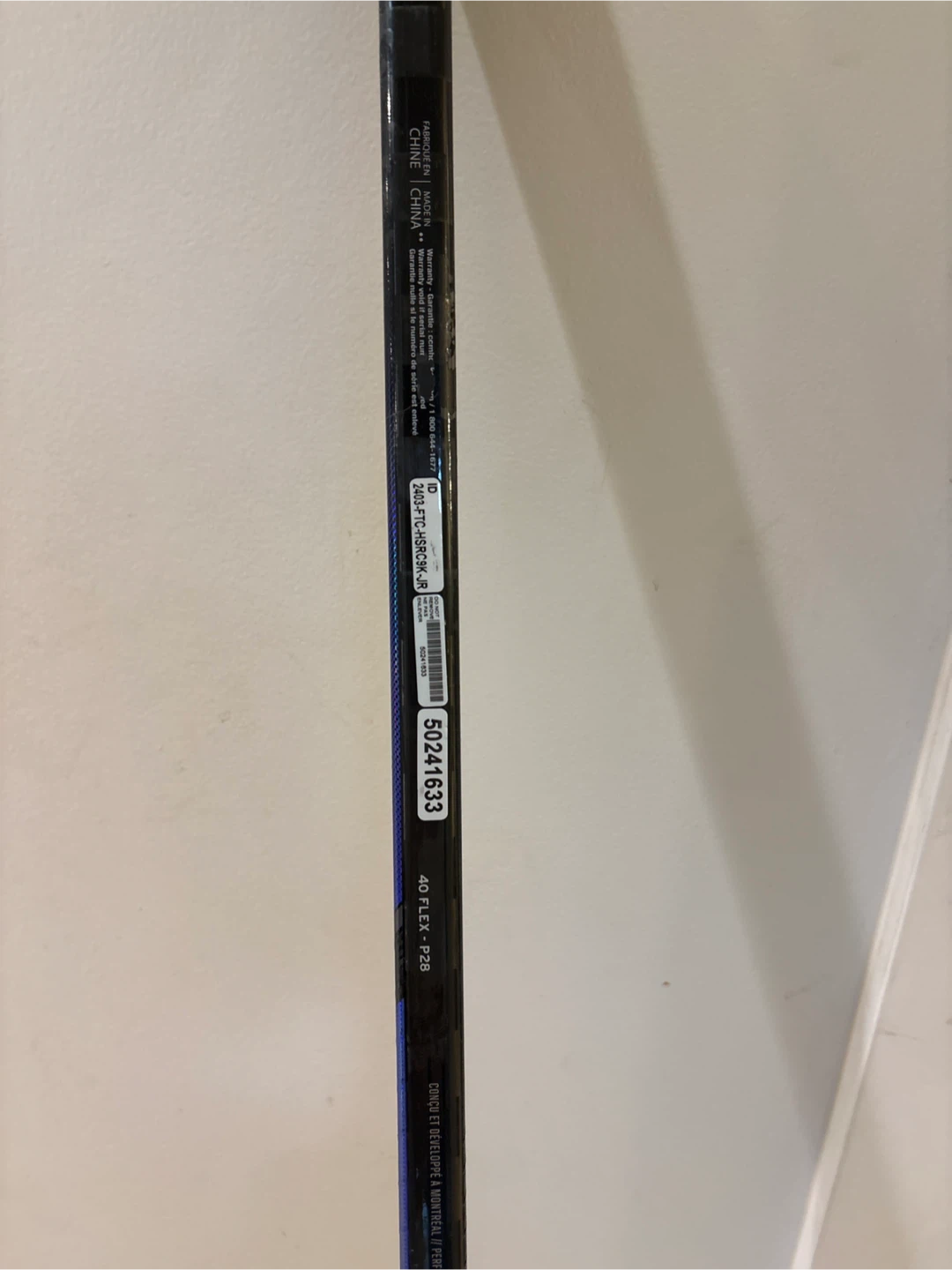 Left hand CCM trigger 9k, Jr 40 flex, p28 curve hockey stick - photo 2