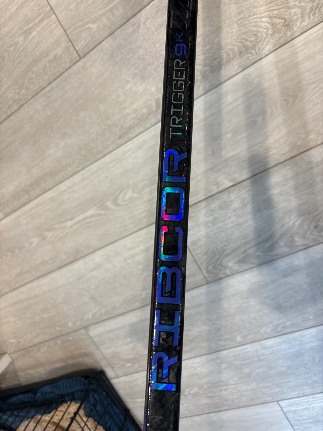 Left hand CCM trigger 9k, Jr 40 flex, p28 curve hockey stick - photo 3