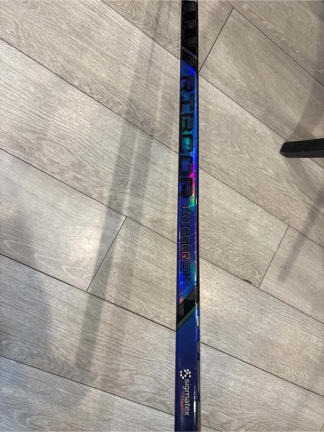 Left hand CCM trigger 9k, Jr 40 flex, p28 curve hockey stick - photo 4