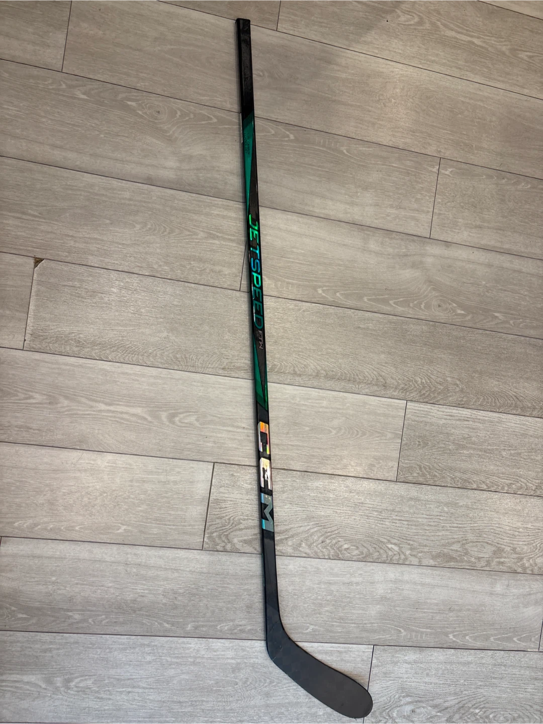 Left hand CCM jetspeed FTW, Jr 40 flex, p28 curve hockey stick - photo 2