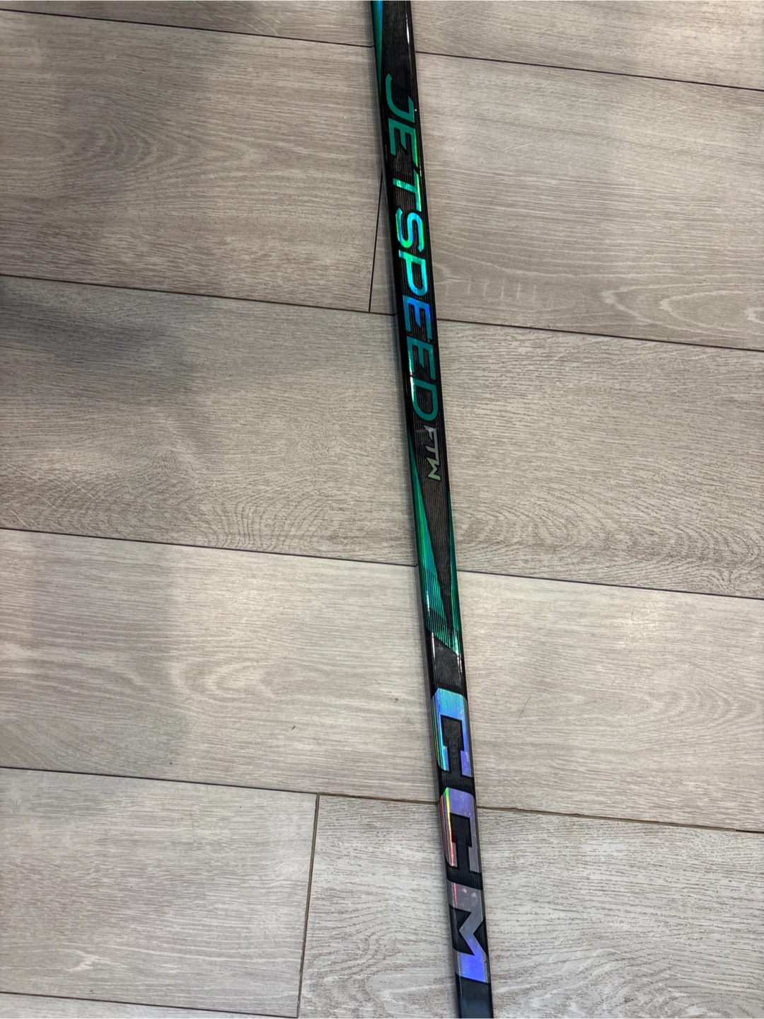 Left hand CCM jetspeed FTW, Jr 40 flex, p28 curve hockey stick - photo 3