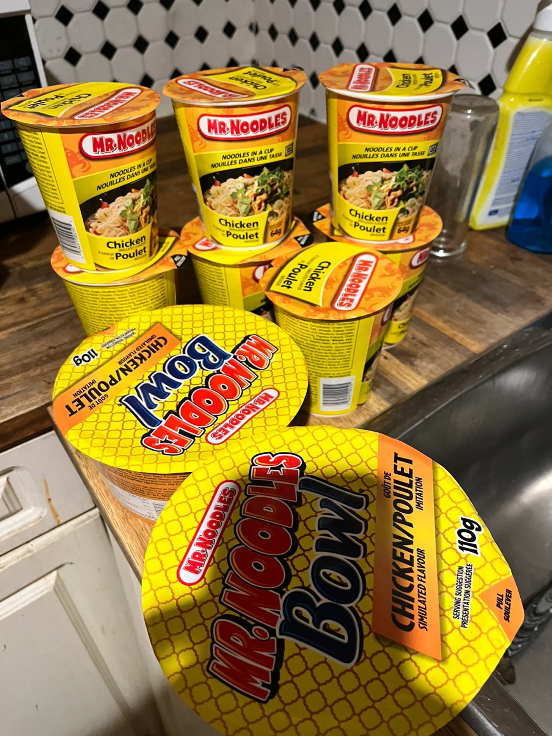 Mr. Noodles Chicken Flavour Bowls (110g)