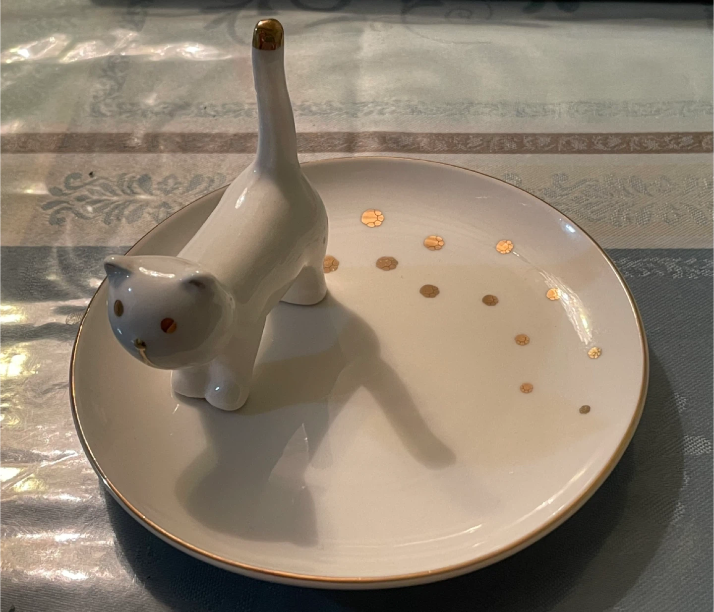 White Cat Ring Holder Dish with Gold Accents - photo 2